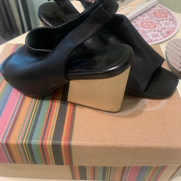 Leather black Sandals, lightly worn once with wooden heel - Picture 3 of 4